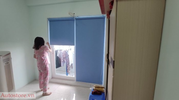 Mành cuốn che nắng cửa chính
