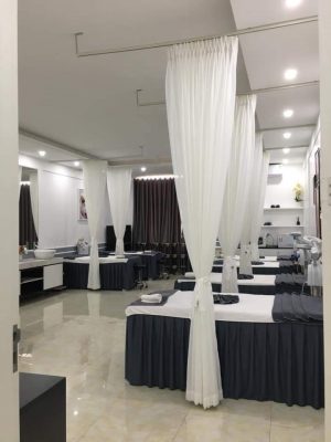rem ngan giuong spa